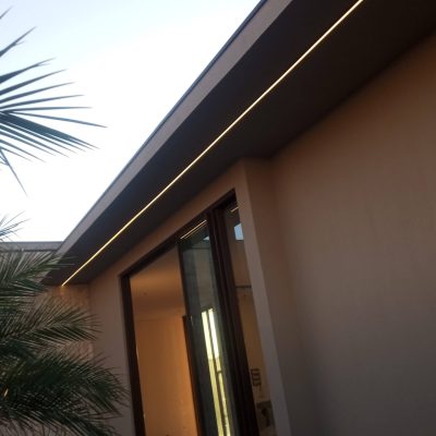 Iluminação com perfil de LED em residência